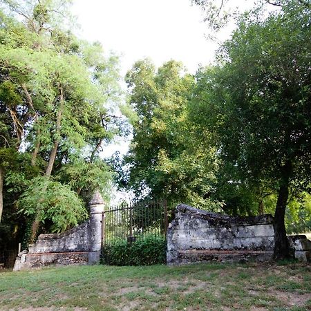 Le Logis Du Pressoir Chambre D'Hotes Bed & Breakfast In Beautiful 18Th Century Estate In The Heart Of The Loire Valley With Heated Pool And Extensive Grounds Bed & Breakfast Les Bois-d'Anjou Екстериор снимка