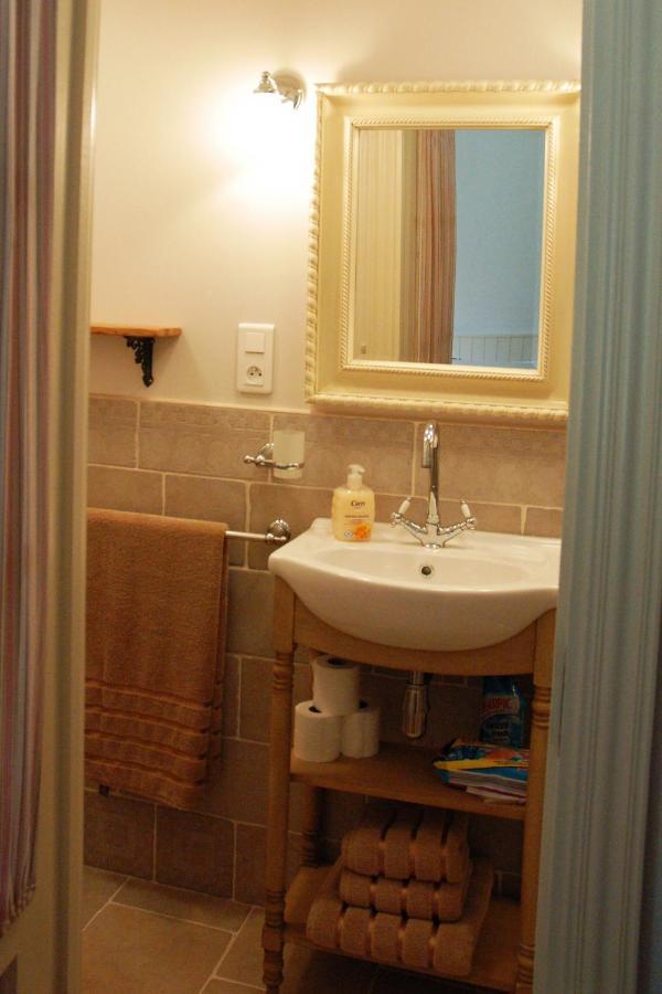 Le Logis Du Pressoir Chambre D'Hotes Bed & Breakfast In Beautiful 18Th Century Estate In The Heart Of The Loire Valley With Heated Pool And Extensive Grounds Bed & Breakfast Les Bois-d'Anjou Екстериор снимка